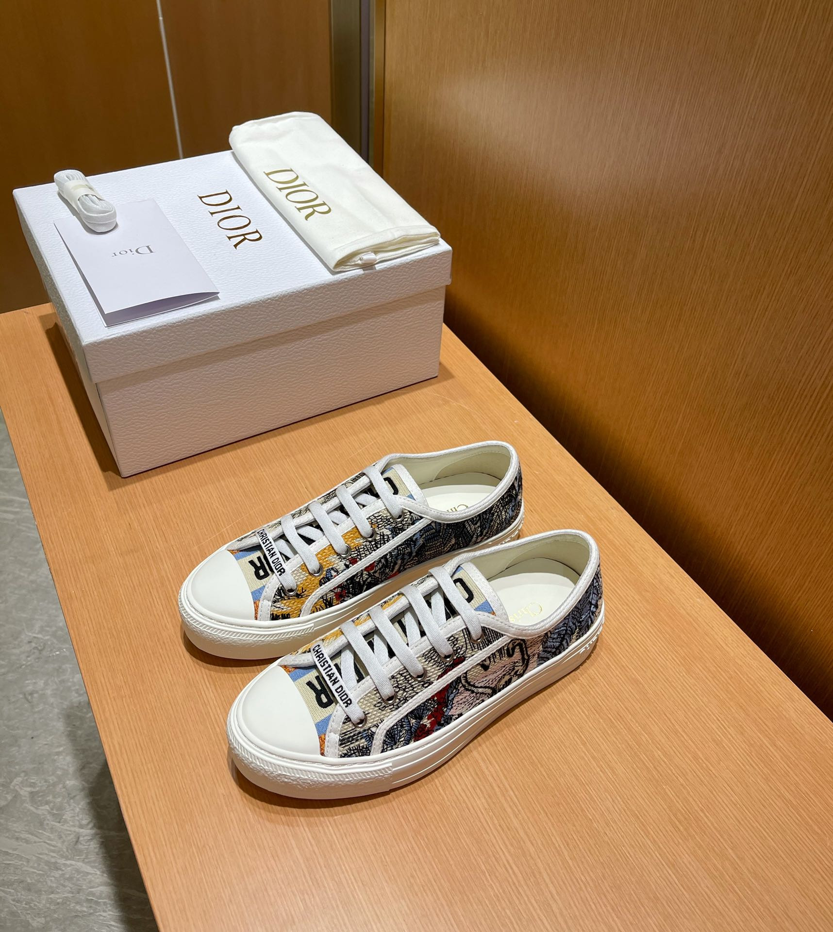 D*or sneakers