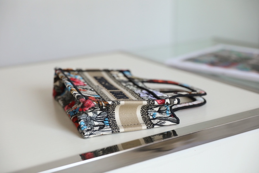D*or mini book tote-23*17*7cm