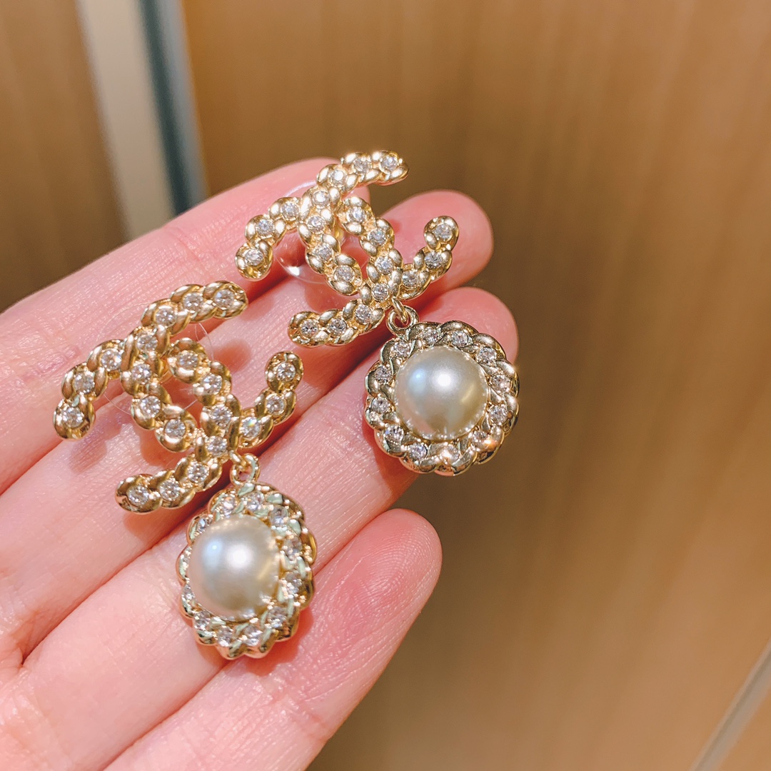 Ch@nel Earring