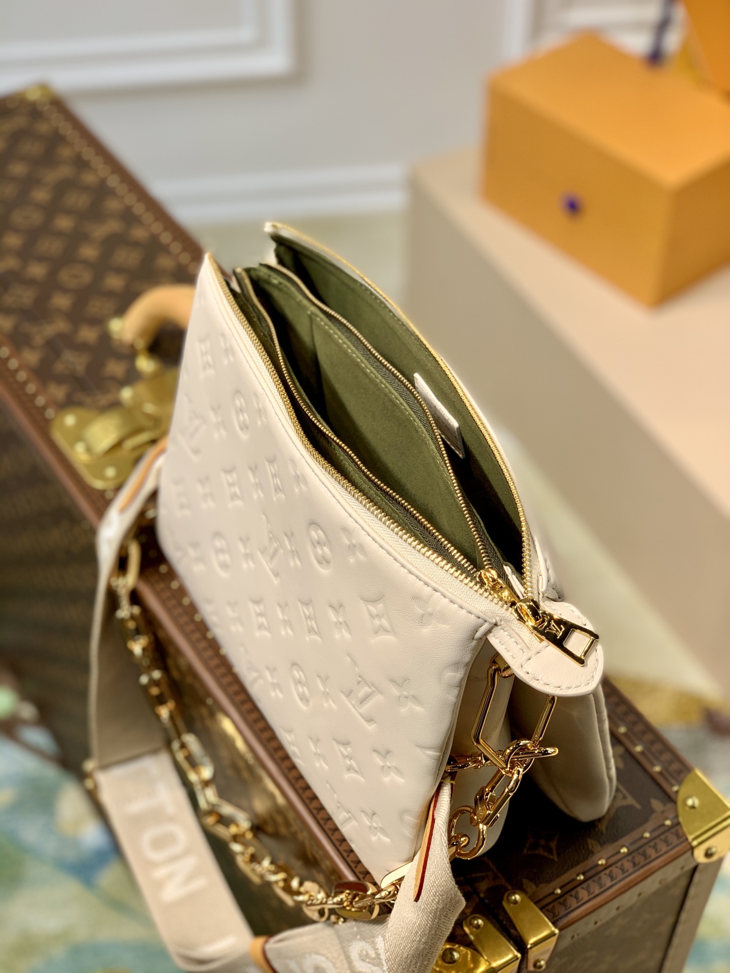 l0*is V*t0n coussin handbags-26*20*12cm