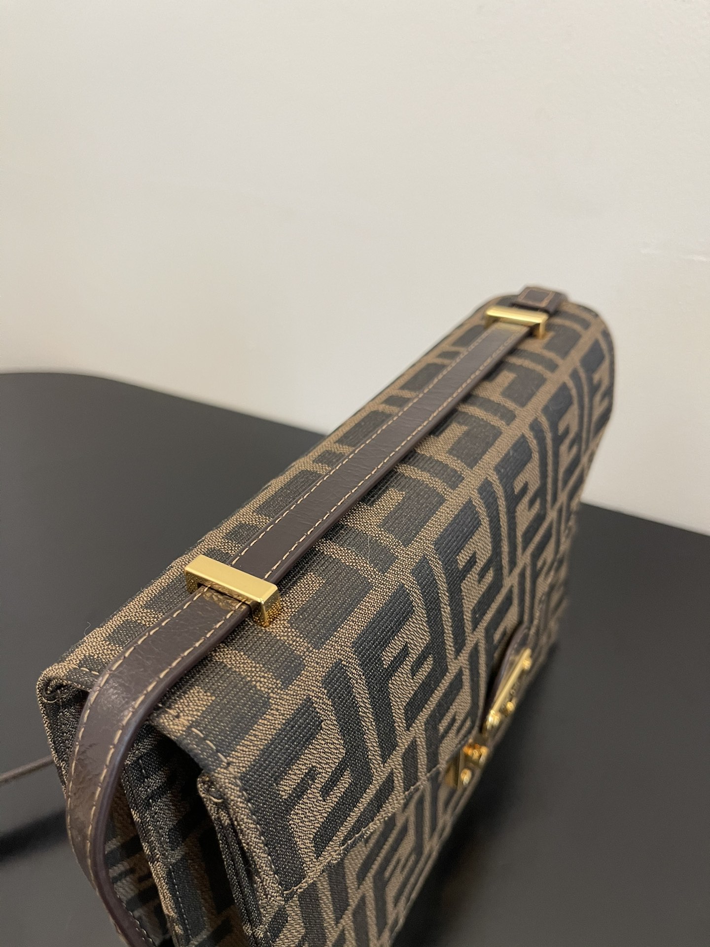 F**di vintage handbags-24x18x8cm