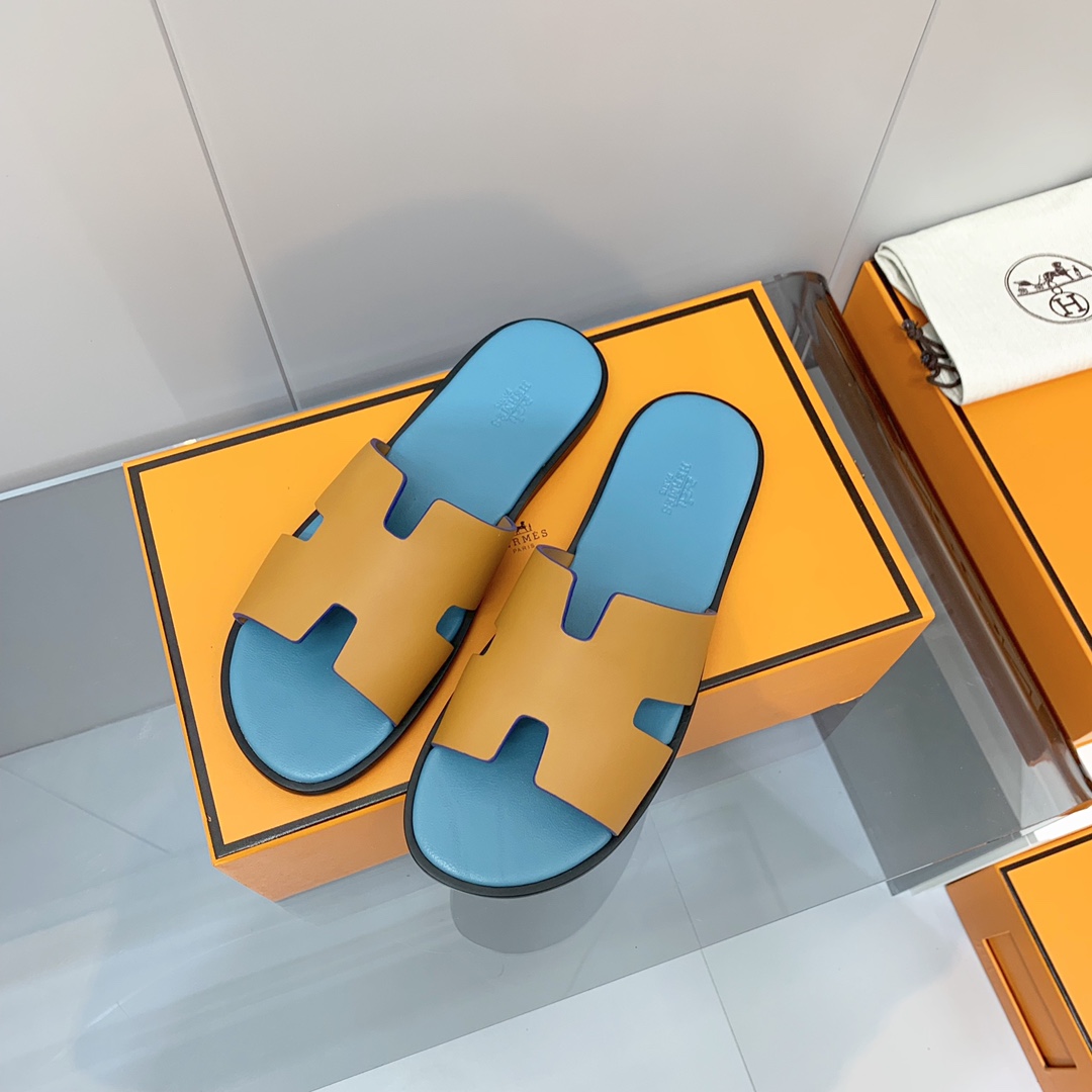 H**mes sandals