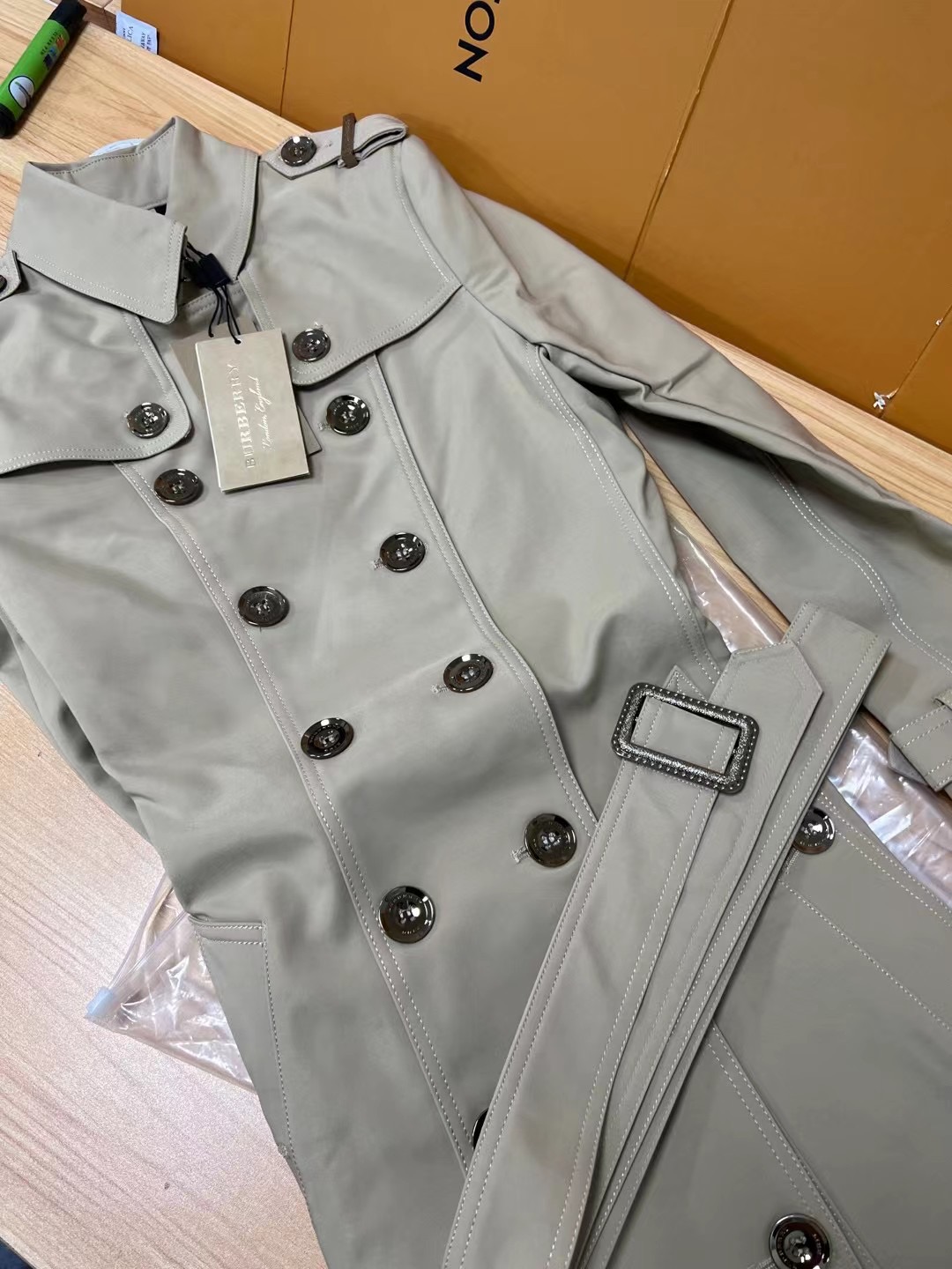 B**rry 2022ss windbreaker