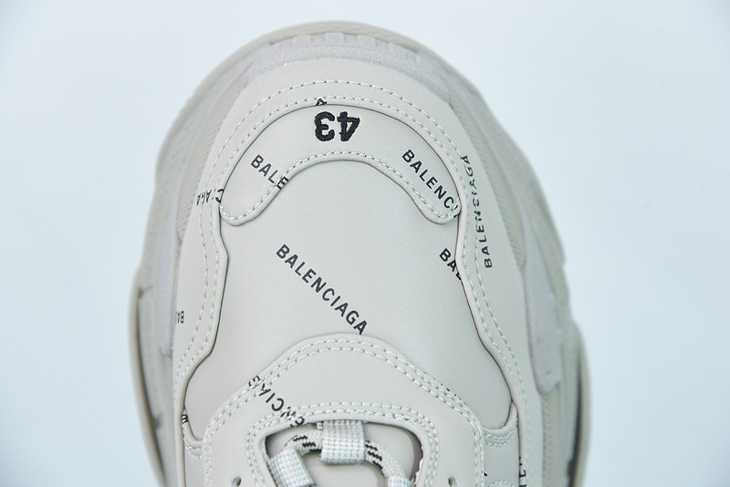 Ba*len*cia*ga triple s