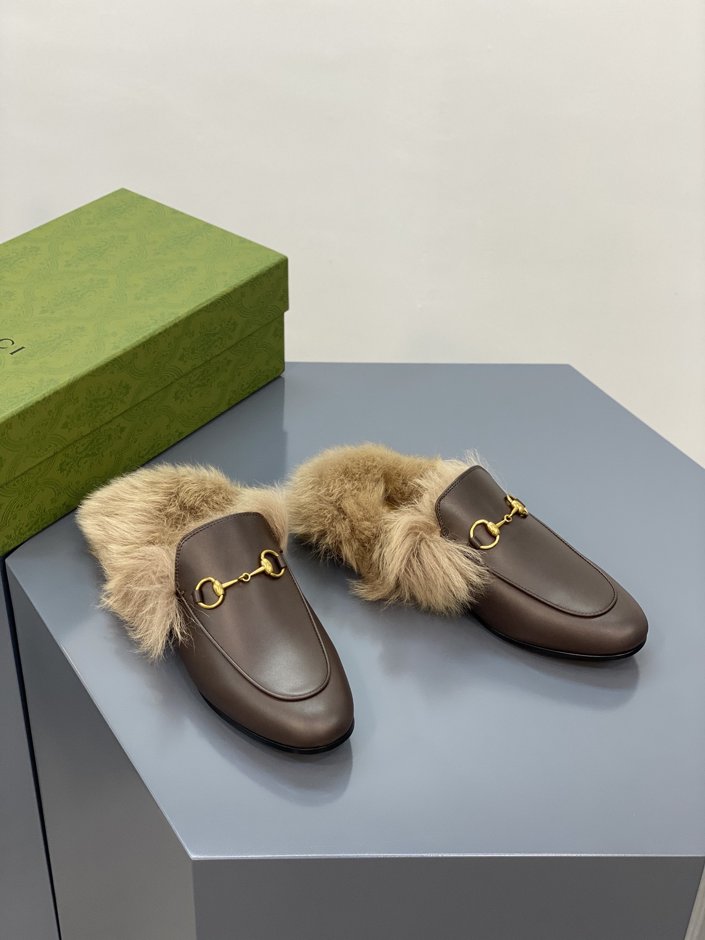 G*u*i loafers