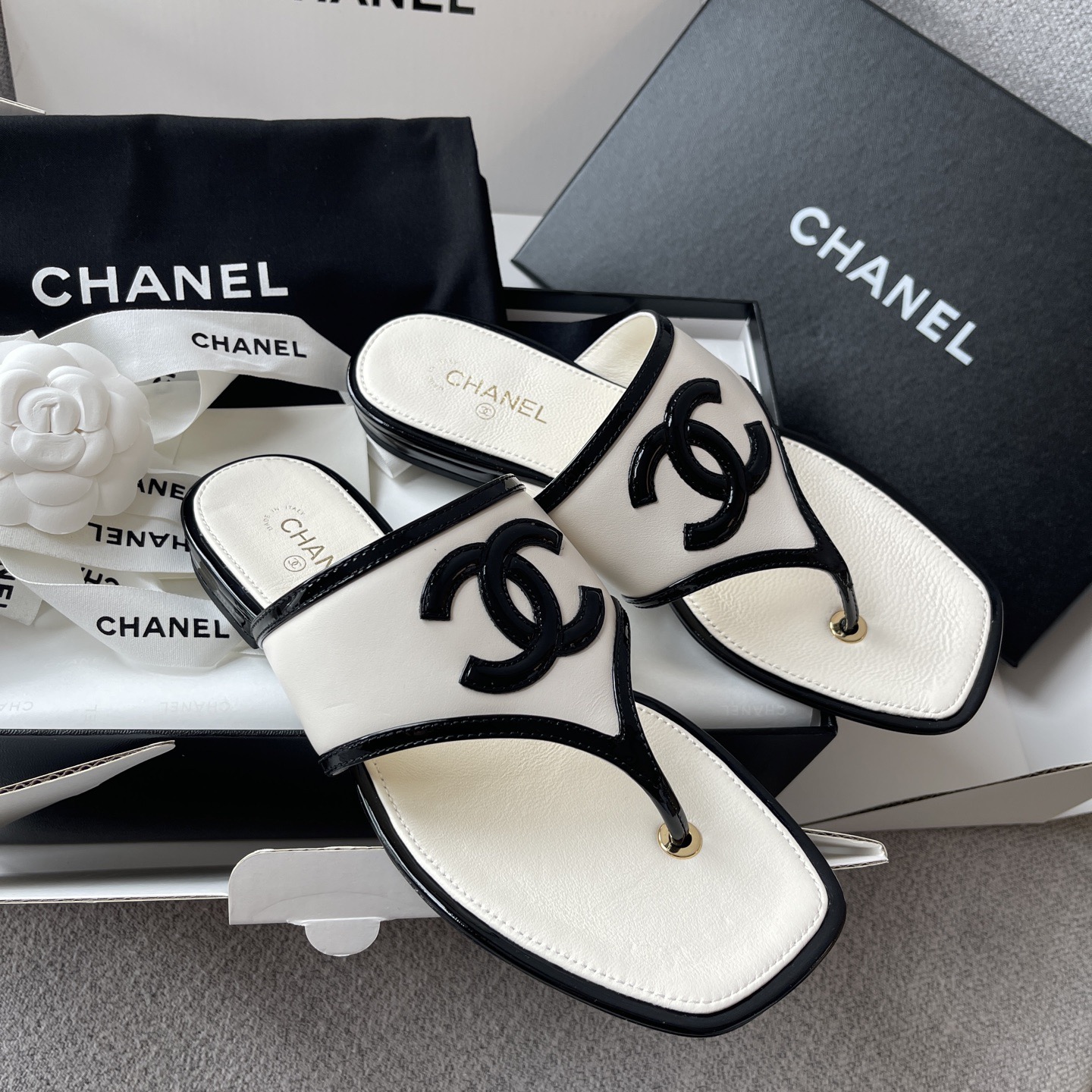 Ch@nel Lambskin Patent Calfskin CC Thong Sandals