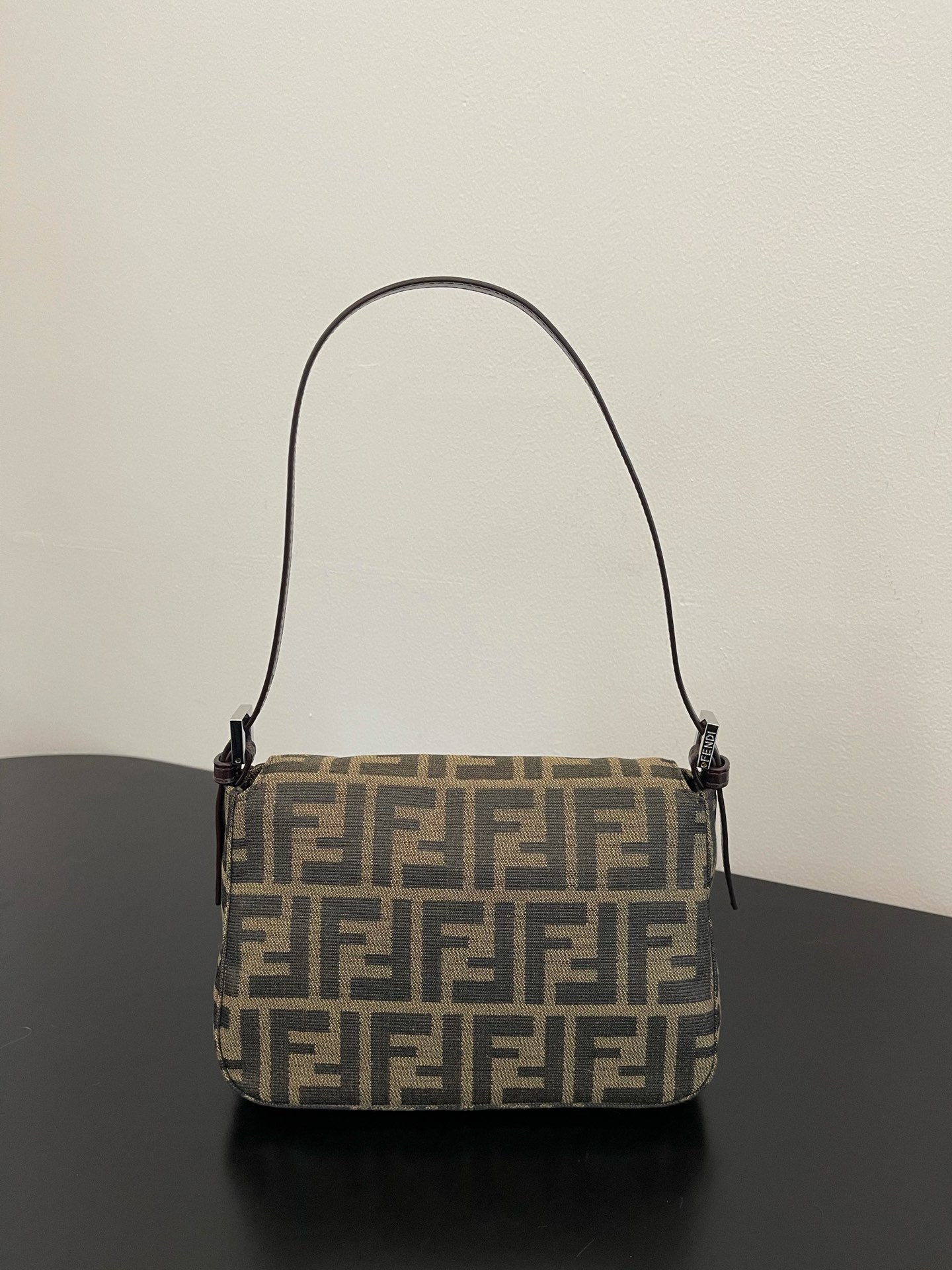F**di small baguette bag-20x15x9cm