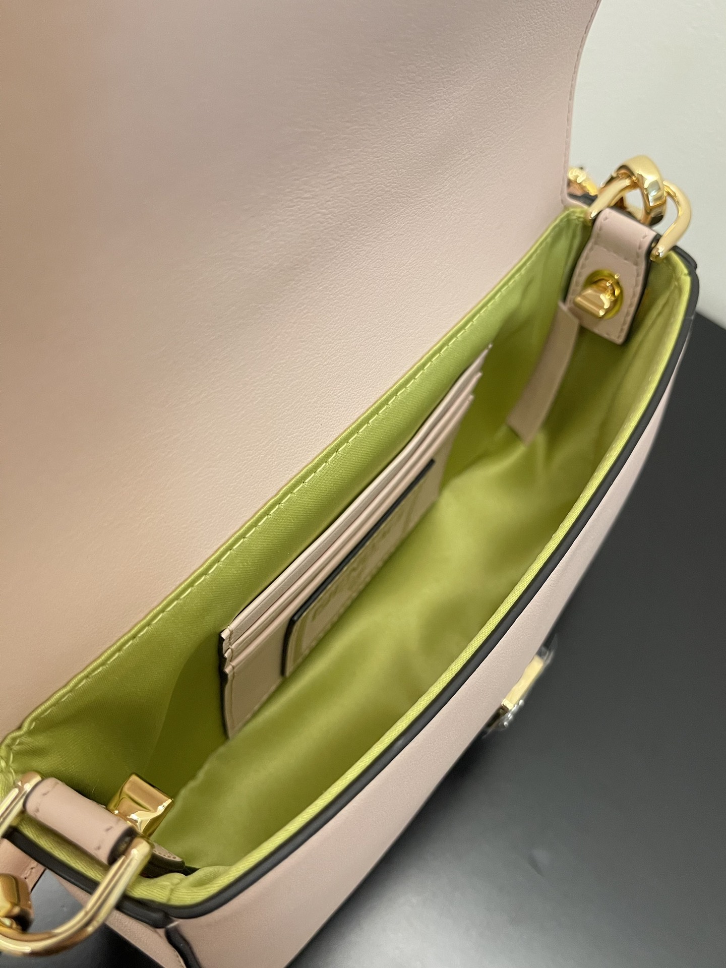 F**di small baguette bag-20x15x9cm