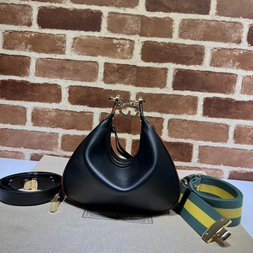 G*u*i attache small shoulder bag-23*22*5cm