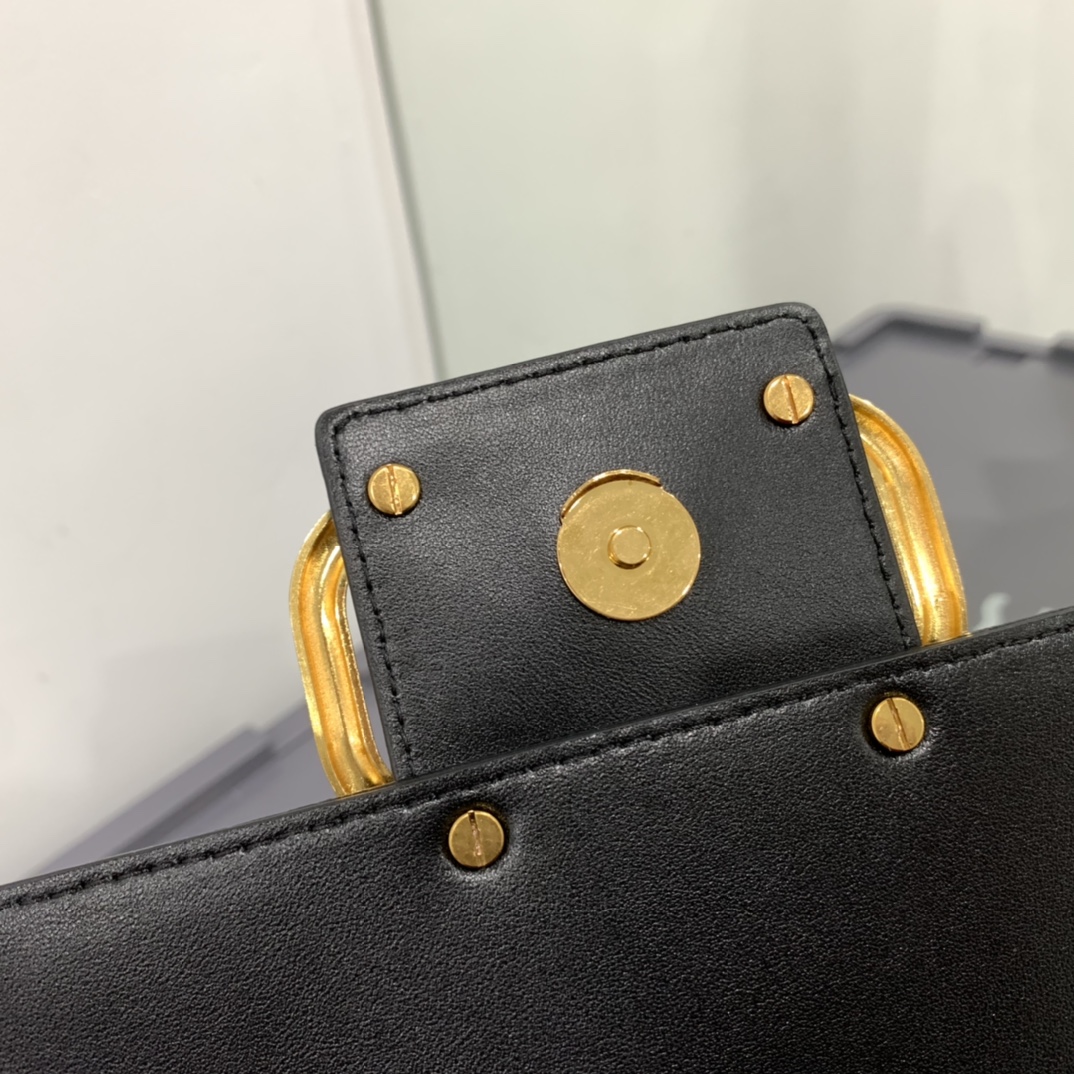 Va1e*ntin0 handbags-20*15*7cm