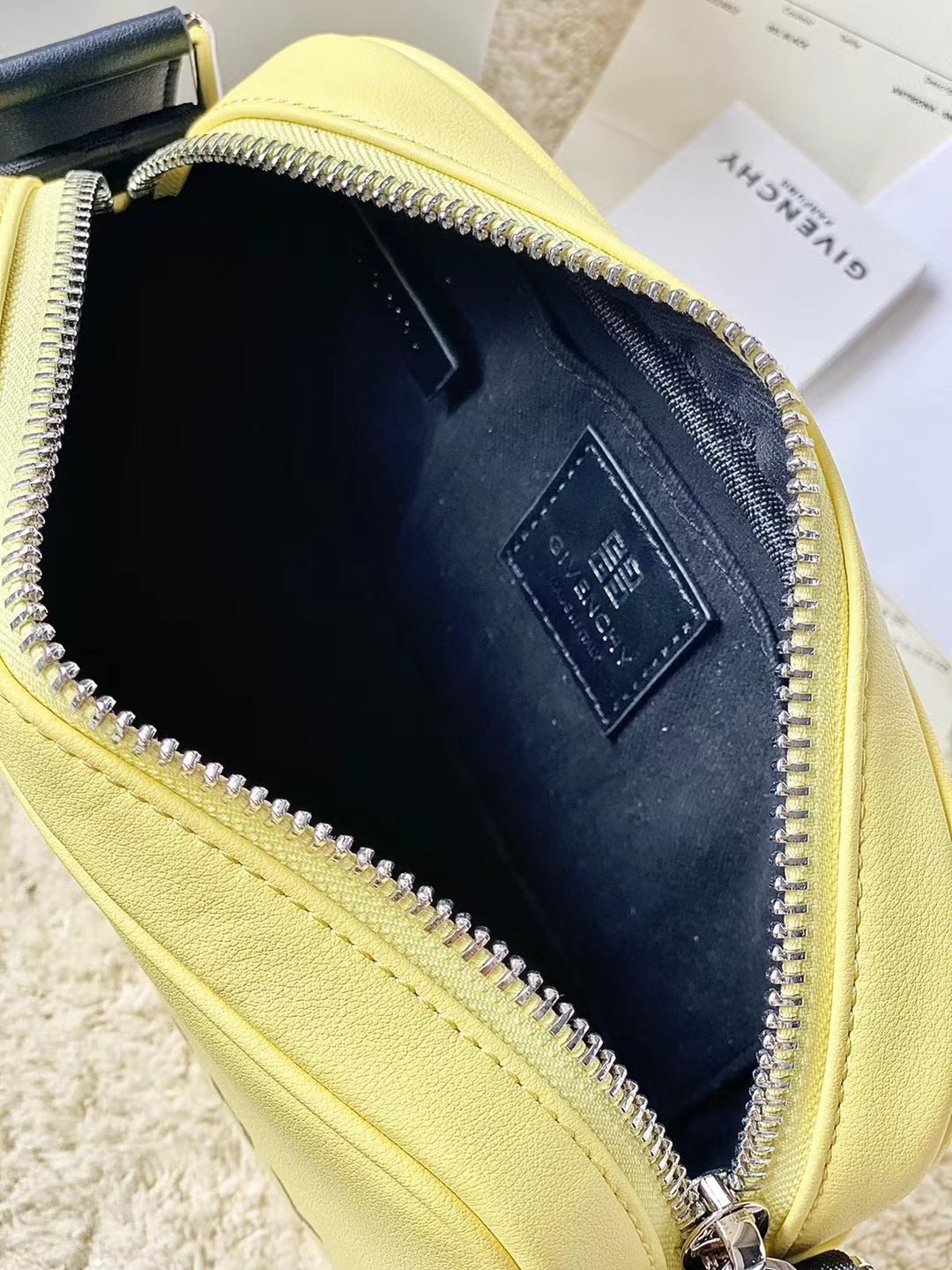 G1uenchy waist bag-16x11x8cm
