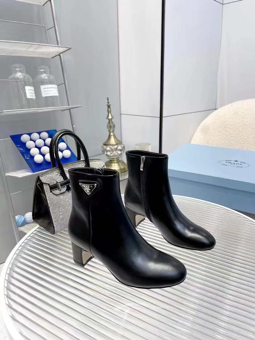 Pra*a boots 2023ss