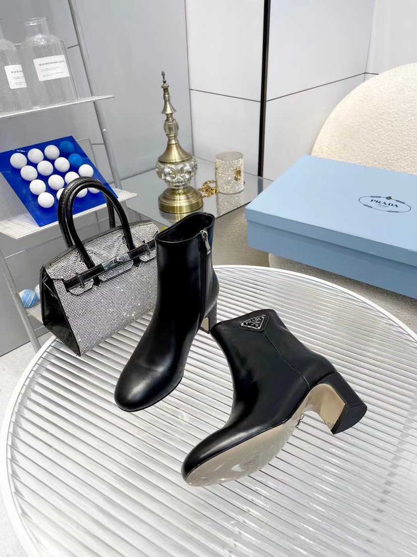 Pra*a boots 2023ss