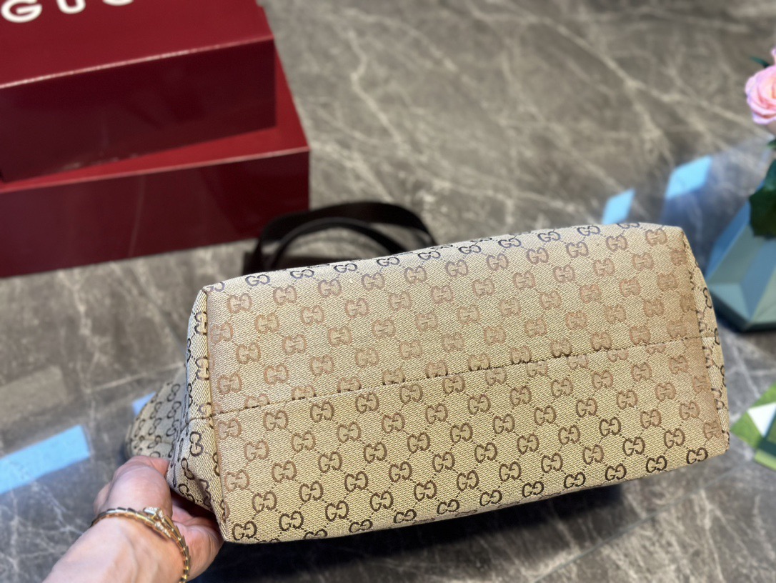 Gvc*1 tote-33.5*28cm