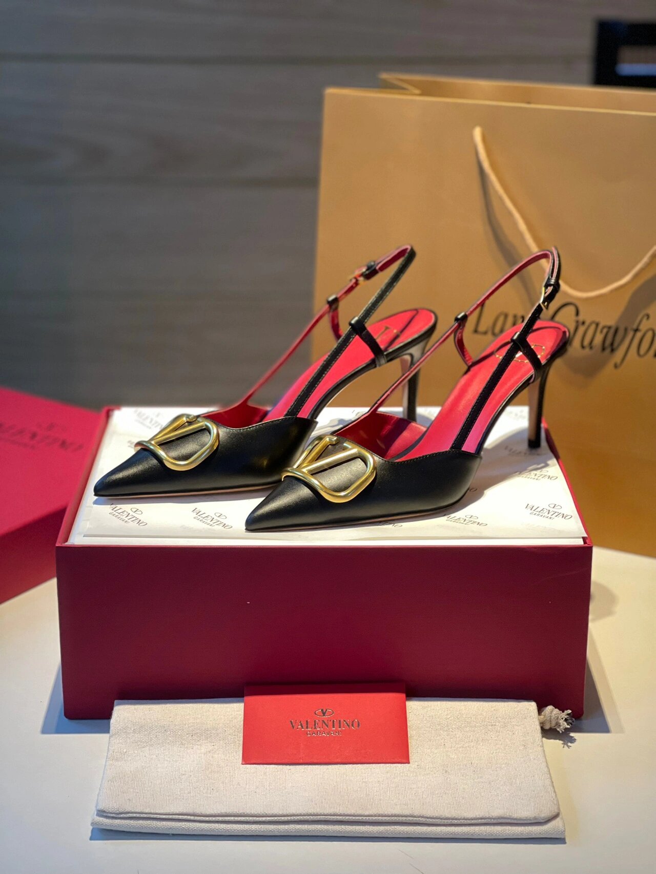 Va1e*ntin0 heels