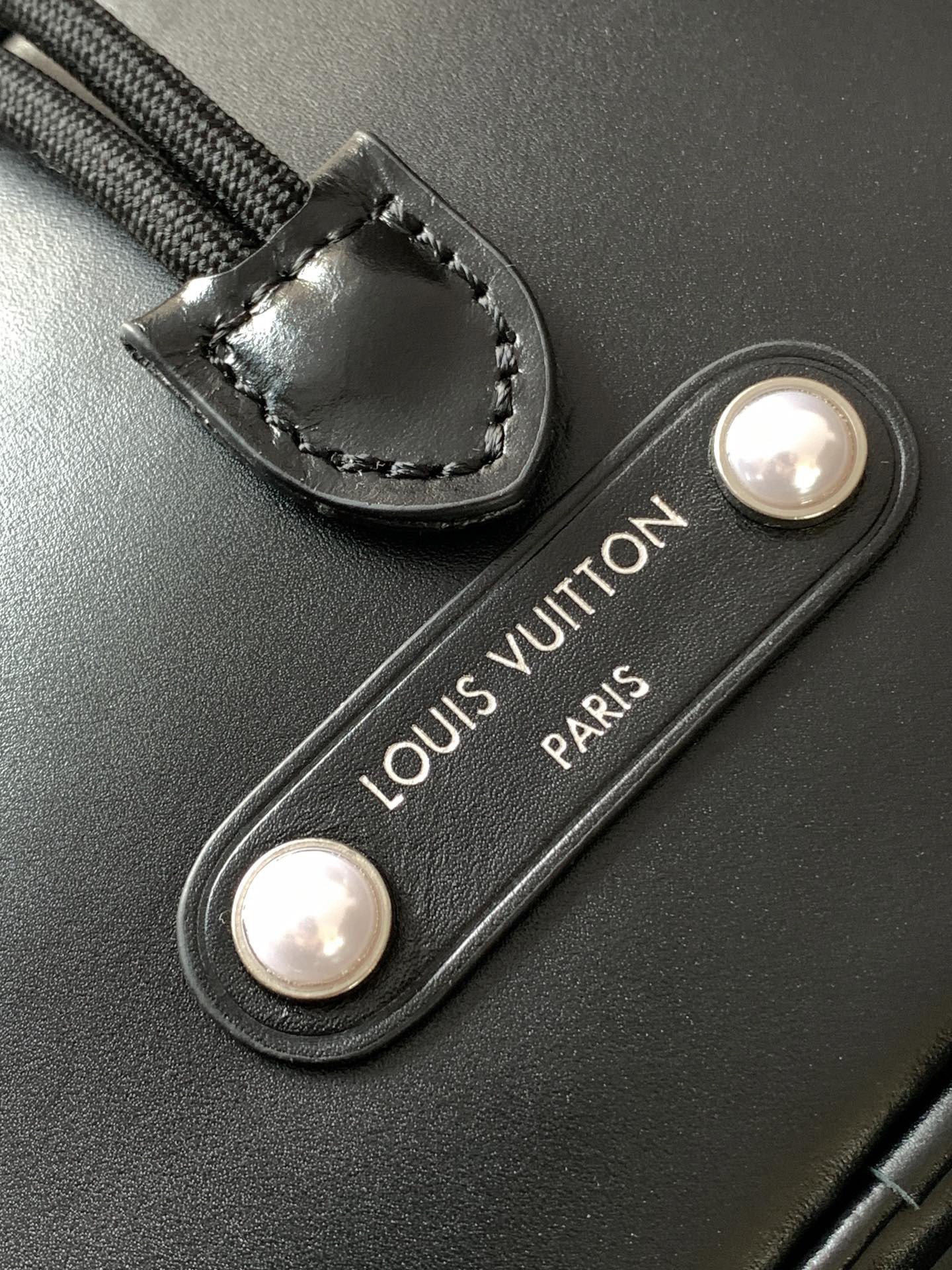 l0vis Vvtt0n noé cargo-m13985-24 x 16 x 22cm