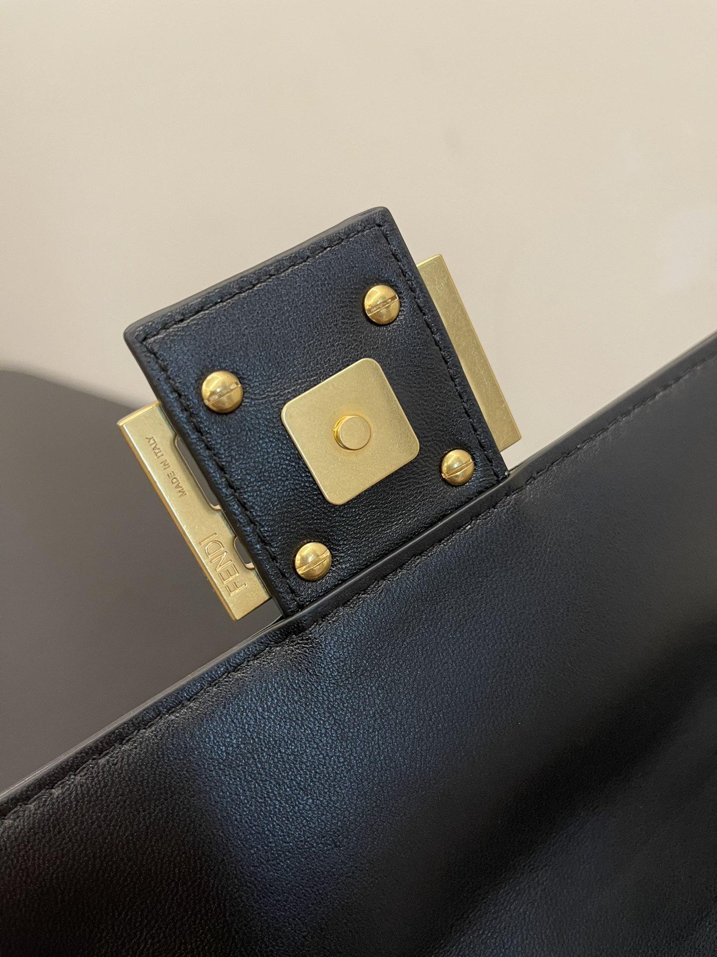 F**di baguette bag-26*13*6cm