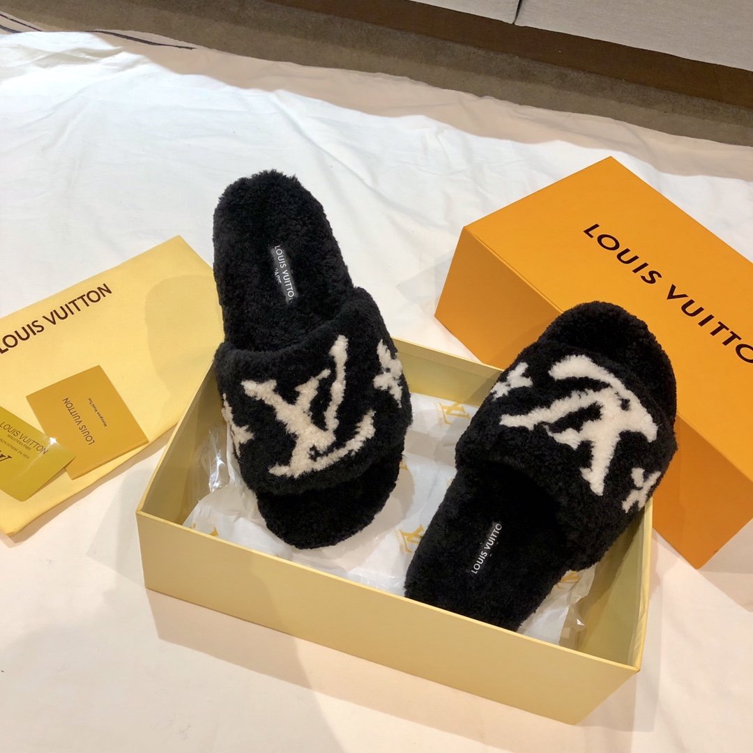 l0*is V*t0n wool slippers