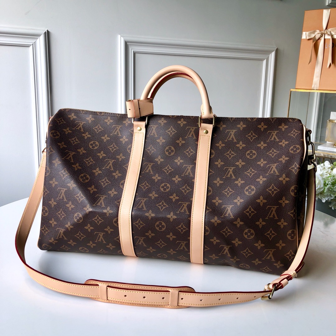 l0*is V*t0n keepall