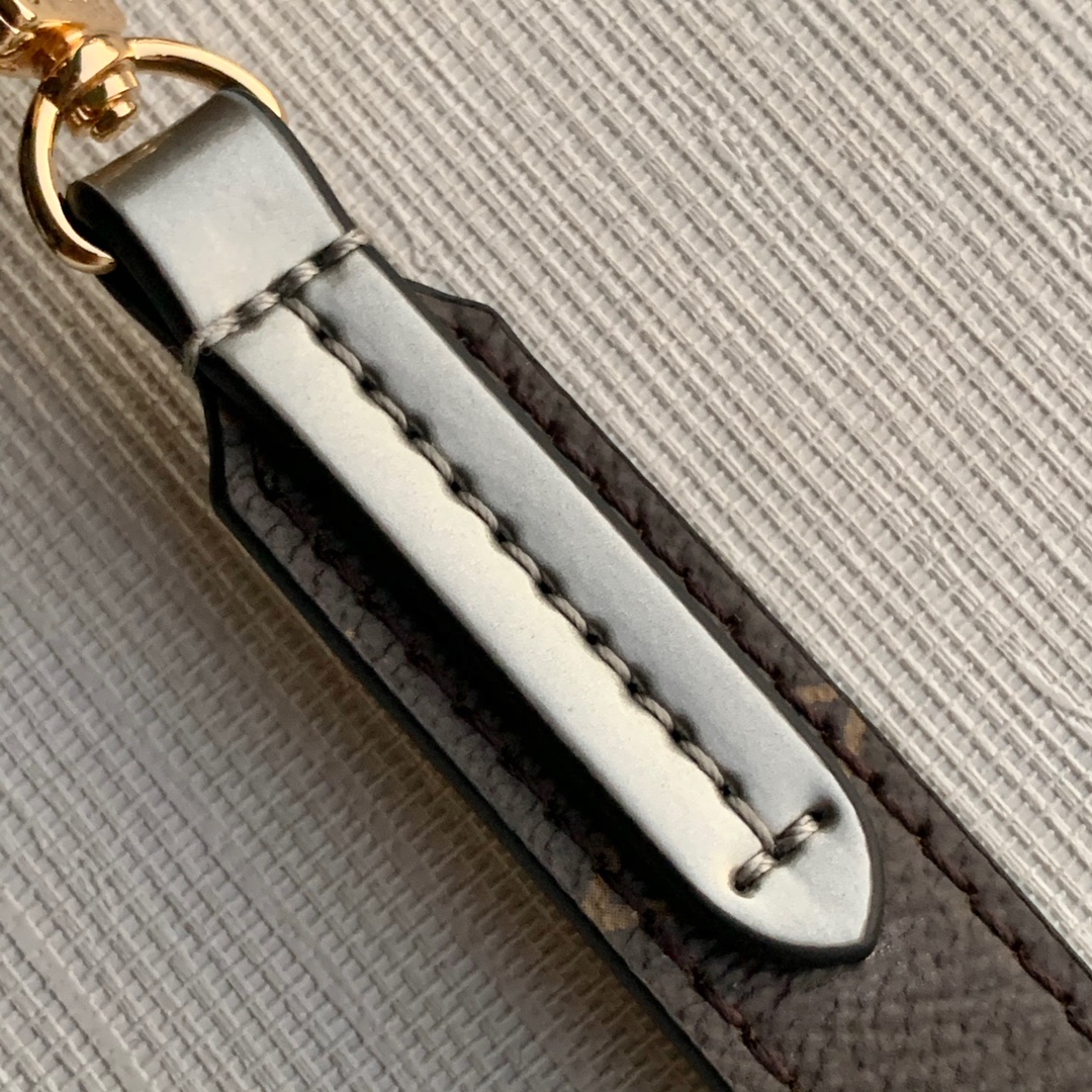 l0*is V*t0n petie sac plat tote-17*14*5.5cm