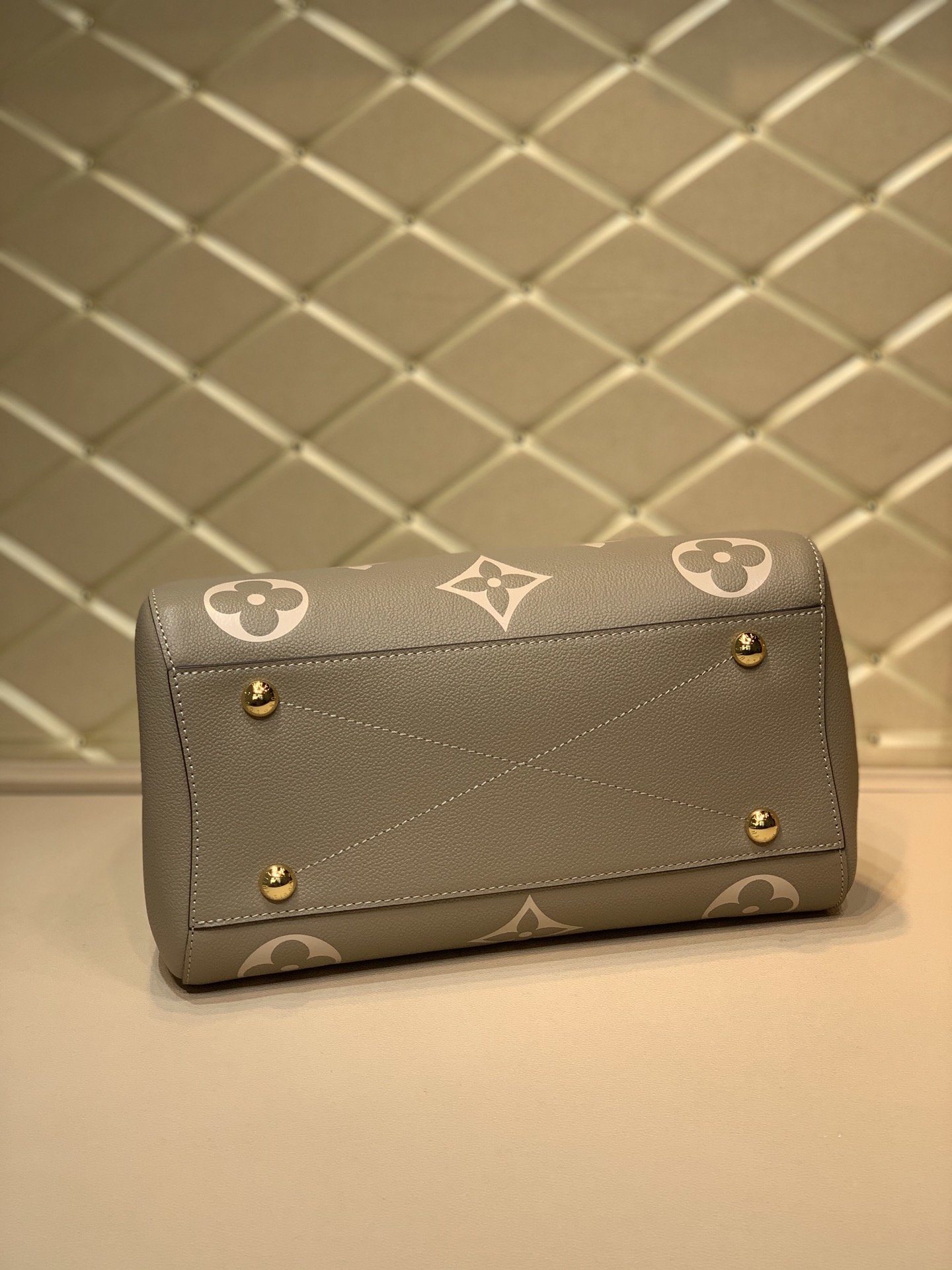 l0*is V*t0n montaigne mm-33*23*15cm