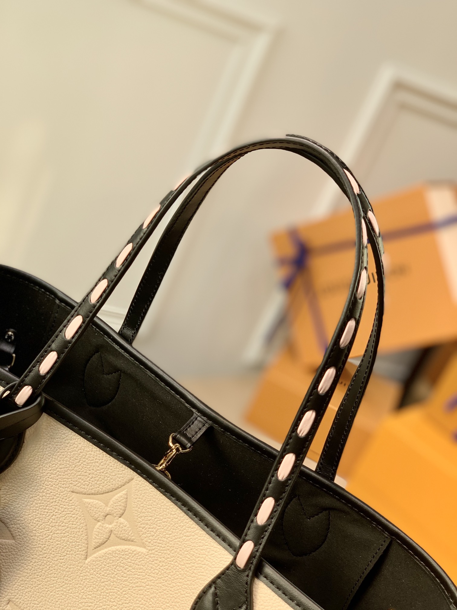 l0*is V*t0n neverfull mm-red inside-32*29*17cm