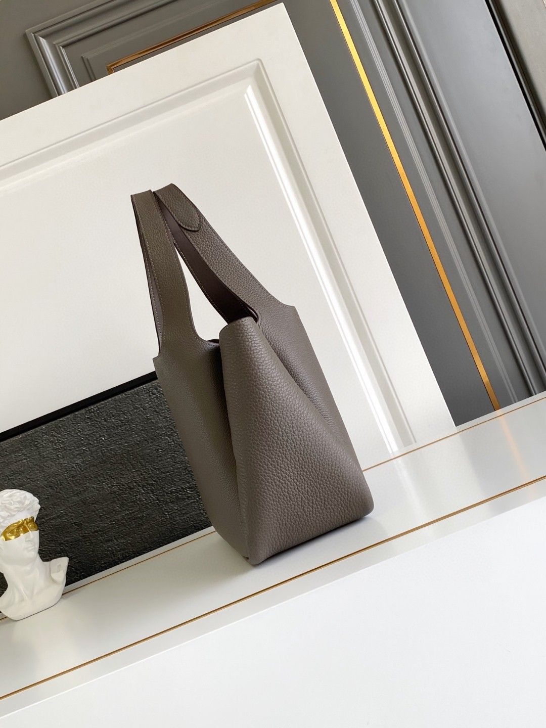 Pra*a kleine tote bag aus leder-25*21.5*14cm