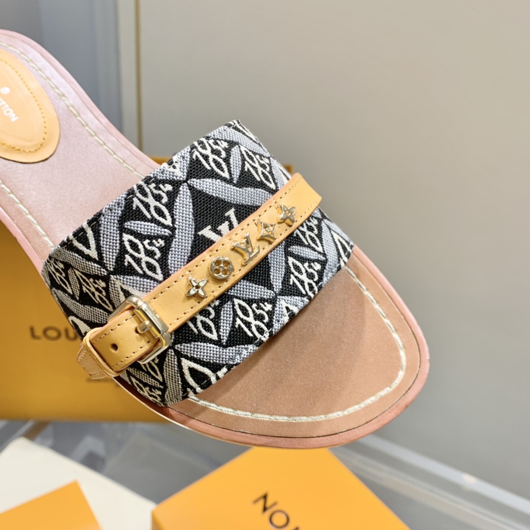 l0*is V*t0n slippers
