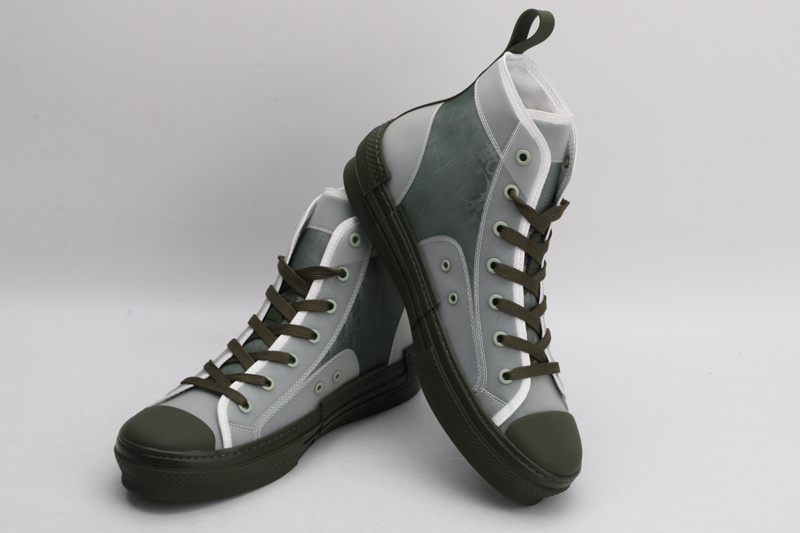 D*or high-top sneakers