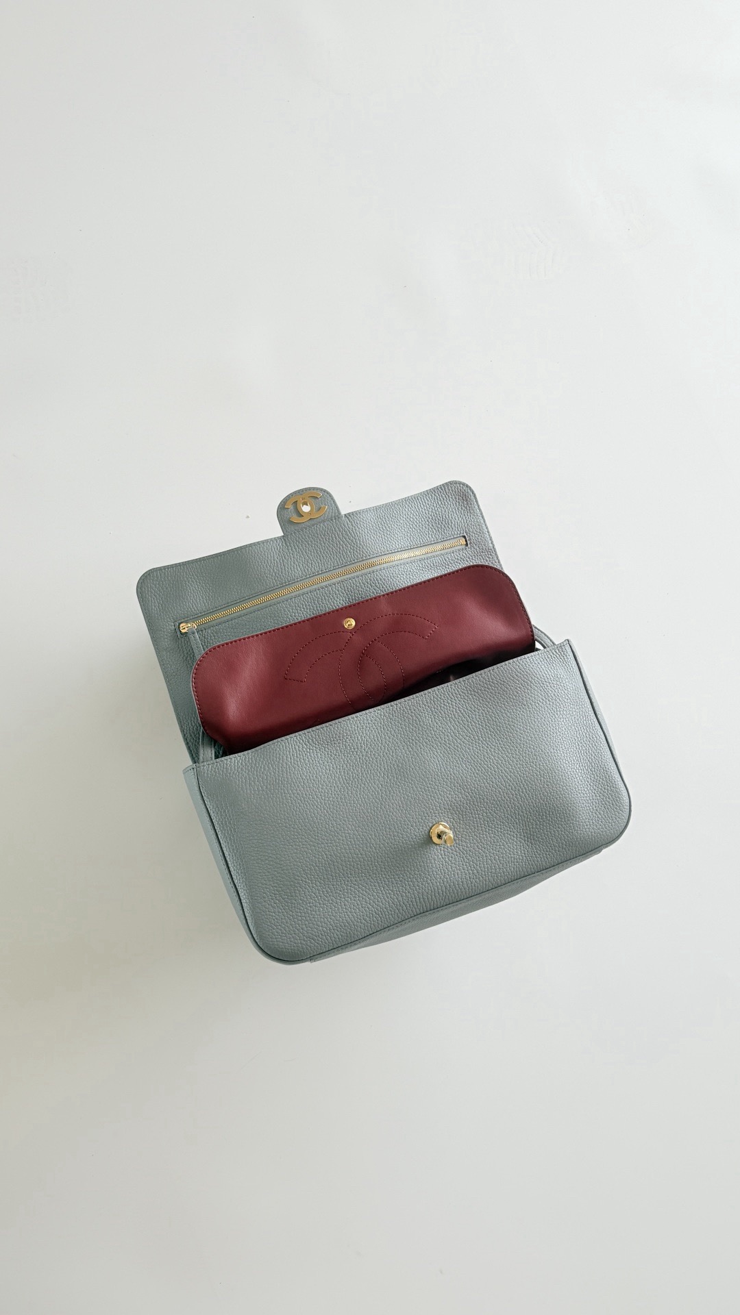 Cha*nel Grained Calfskin Small Souplissimo Maxi Flap-32CM