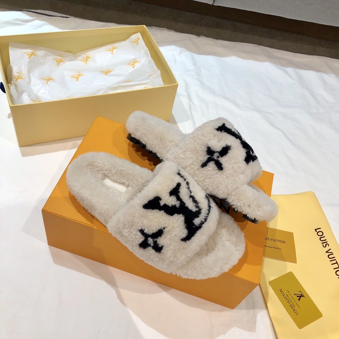 l0*is V*t0n wool slippers