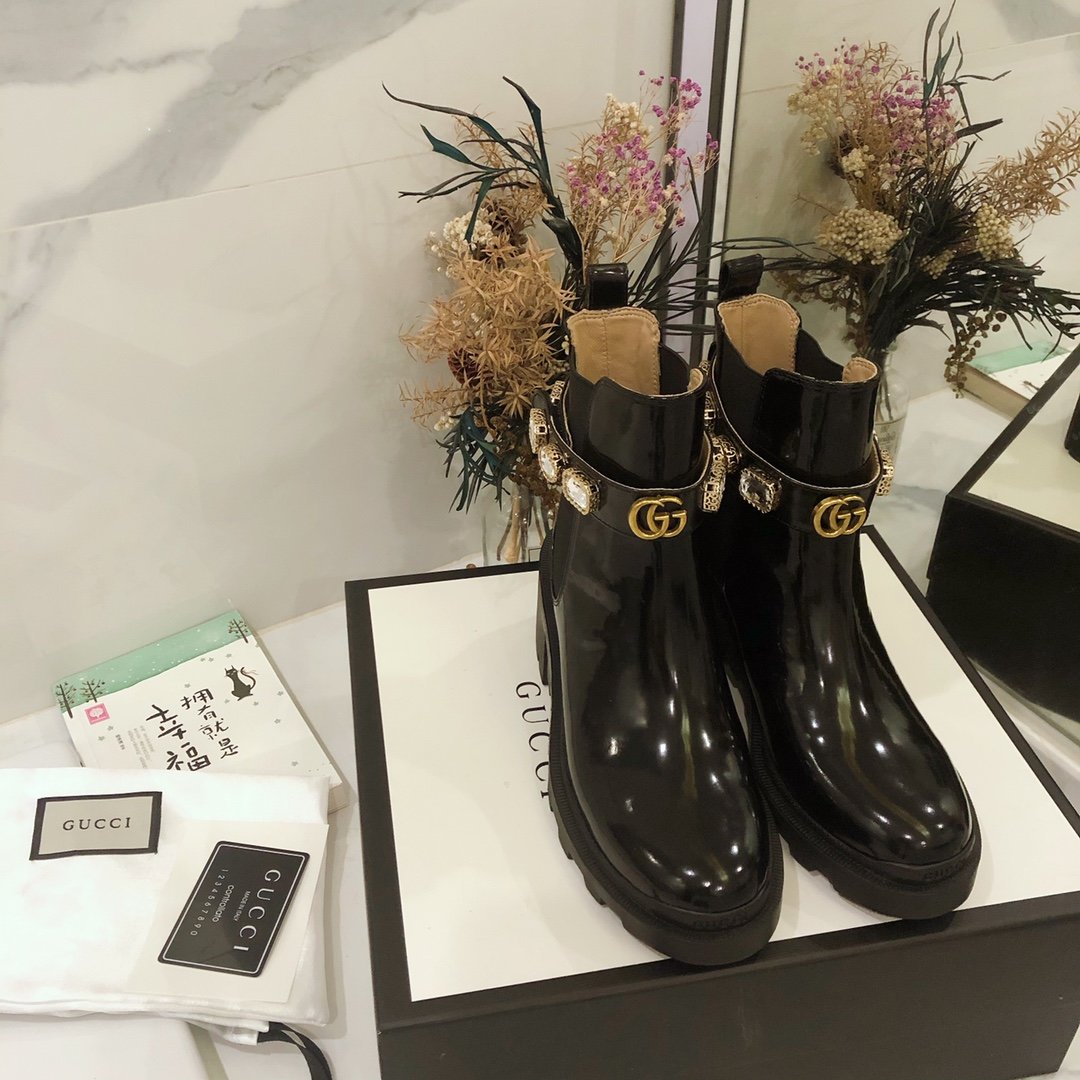 G*u*i boots