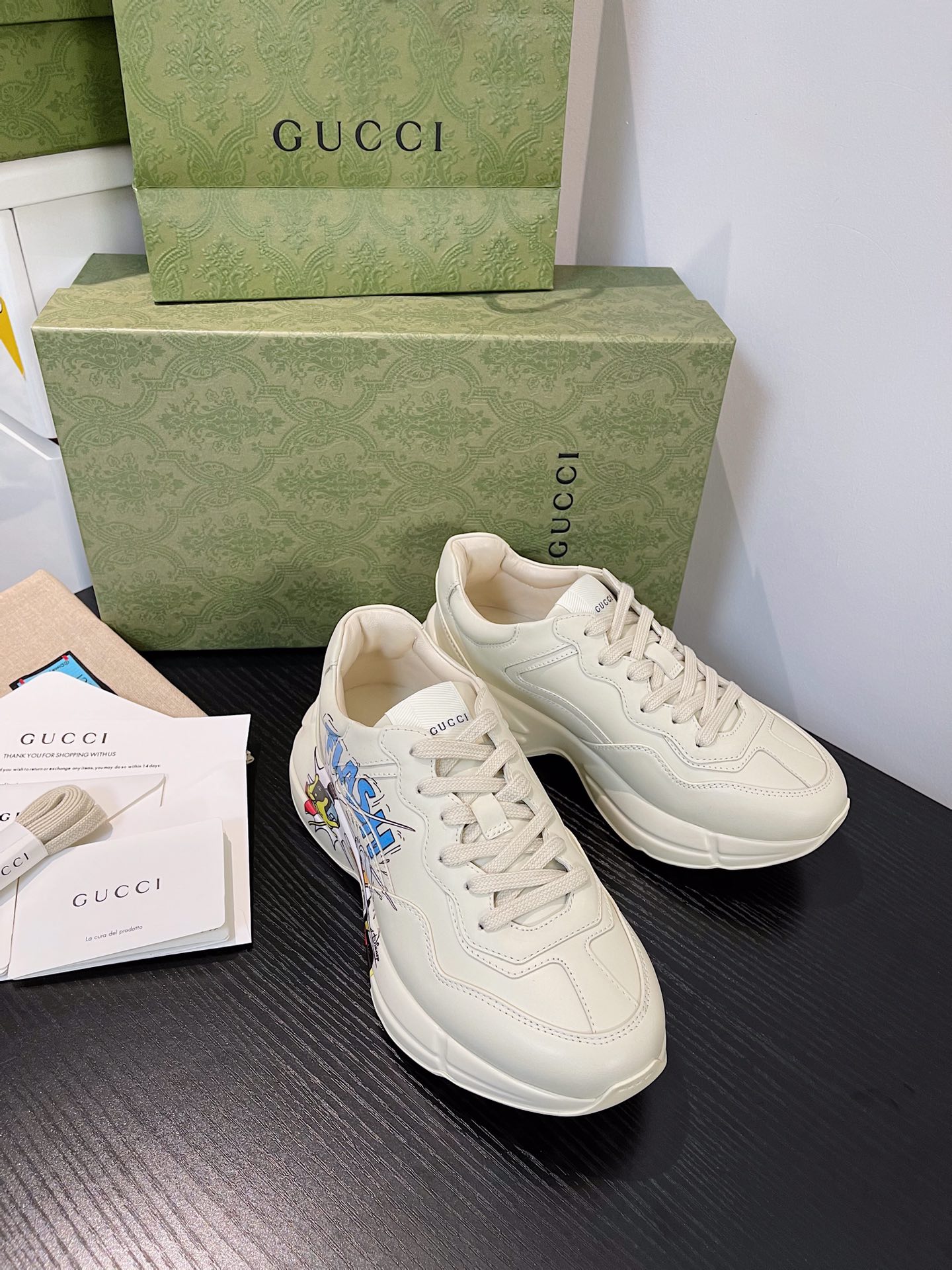 G*u*i rhyton leather sneaker