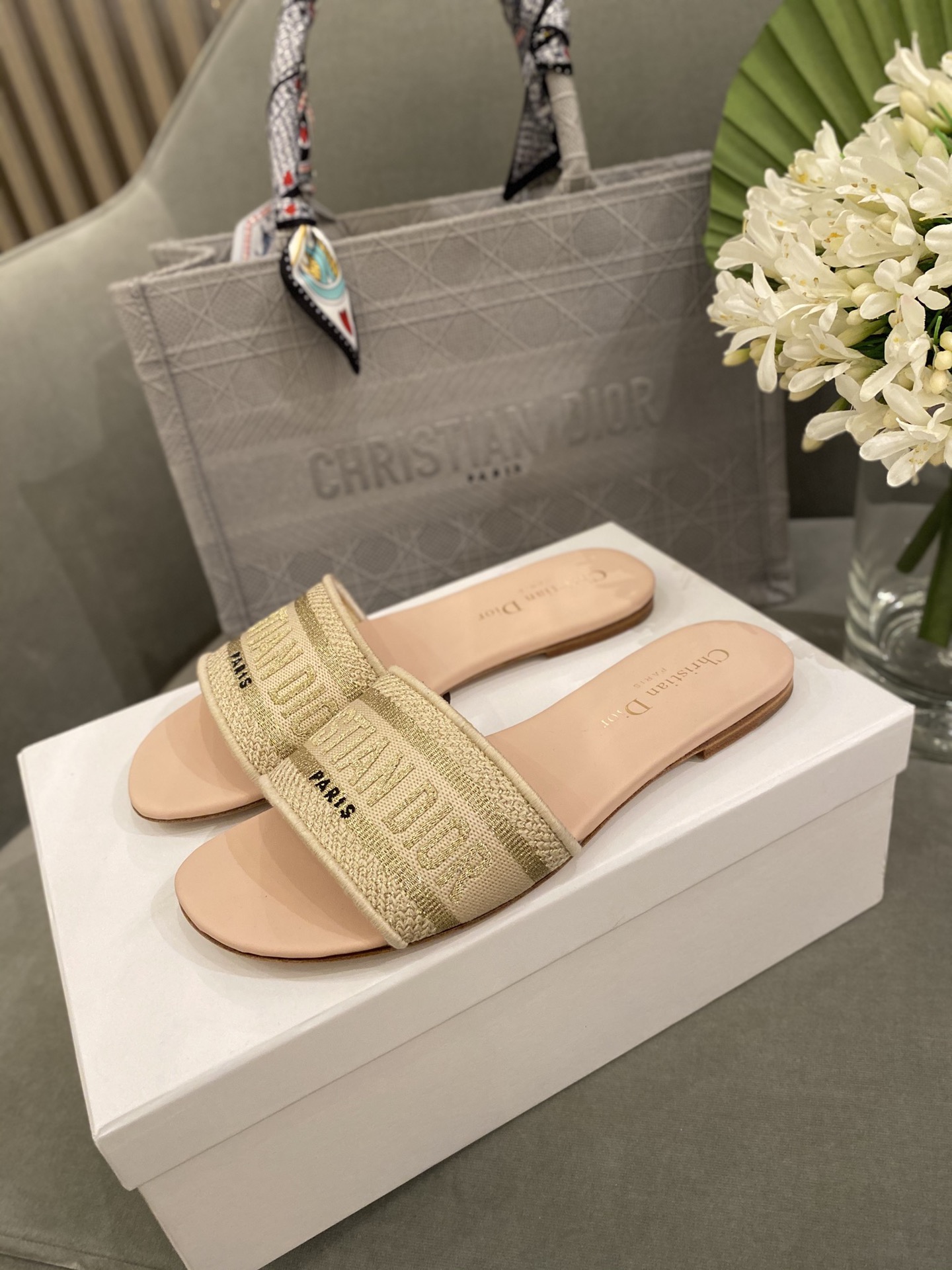D*or slippers