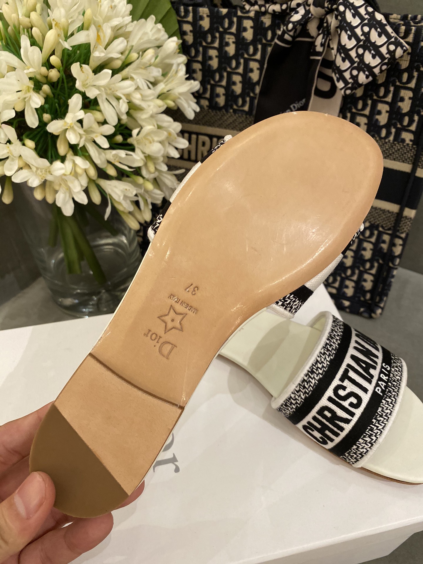 D*or slippers