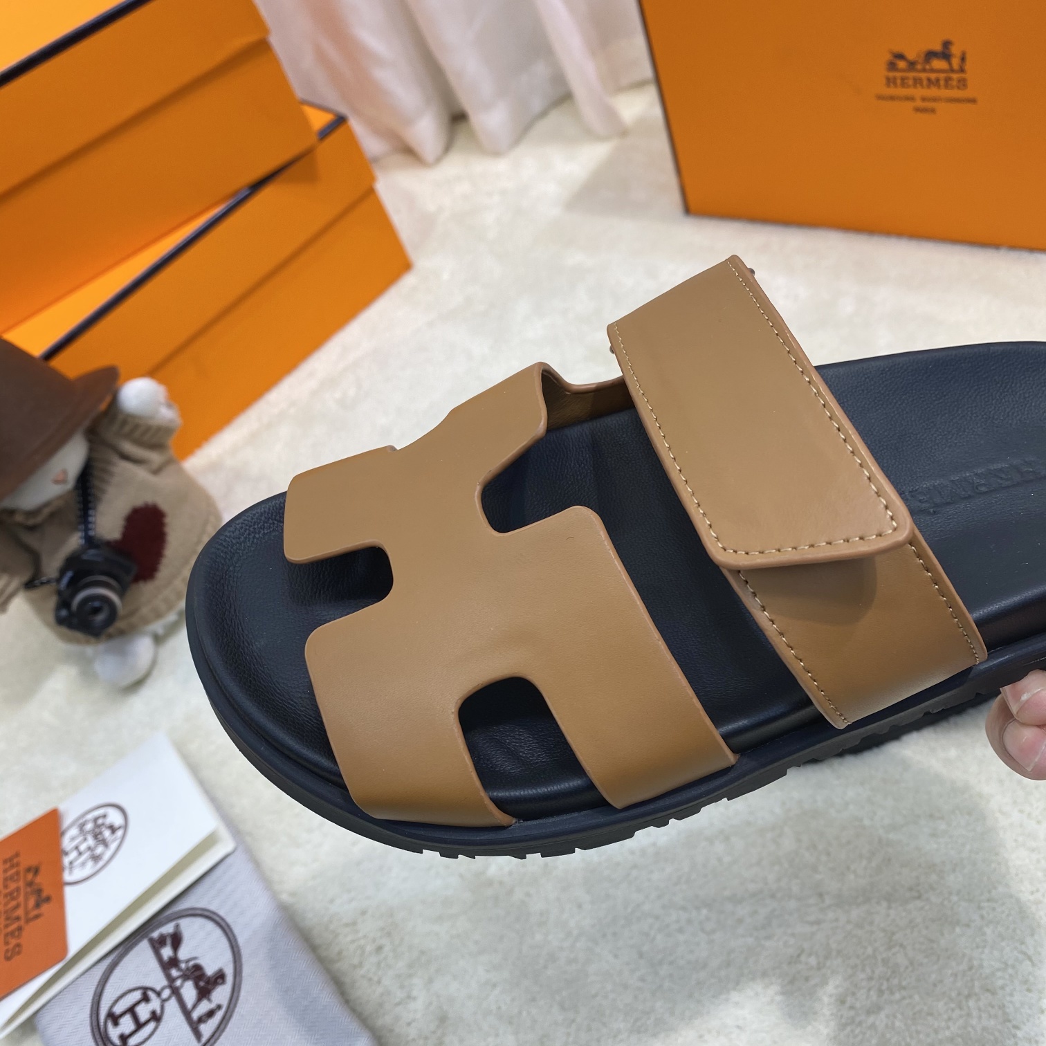 H**mes sandals