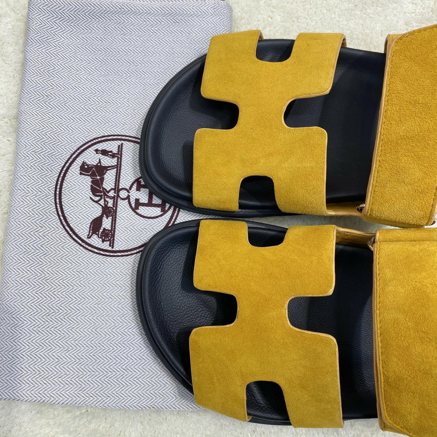 H**mes sandals