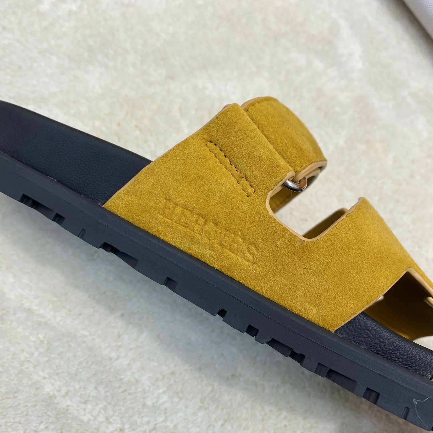H**mes sandals