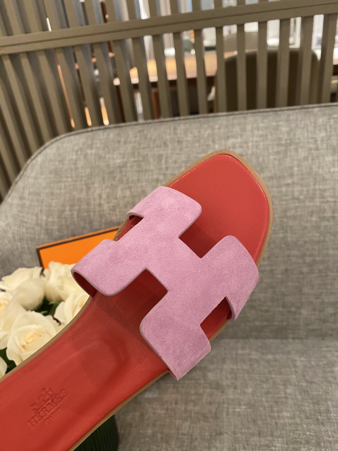 H**mes slippers