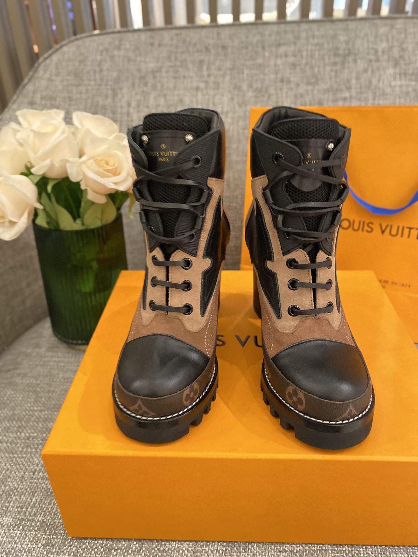 l0*is V*t0n boots