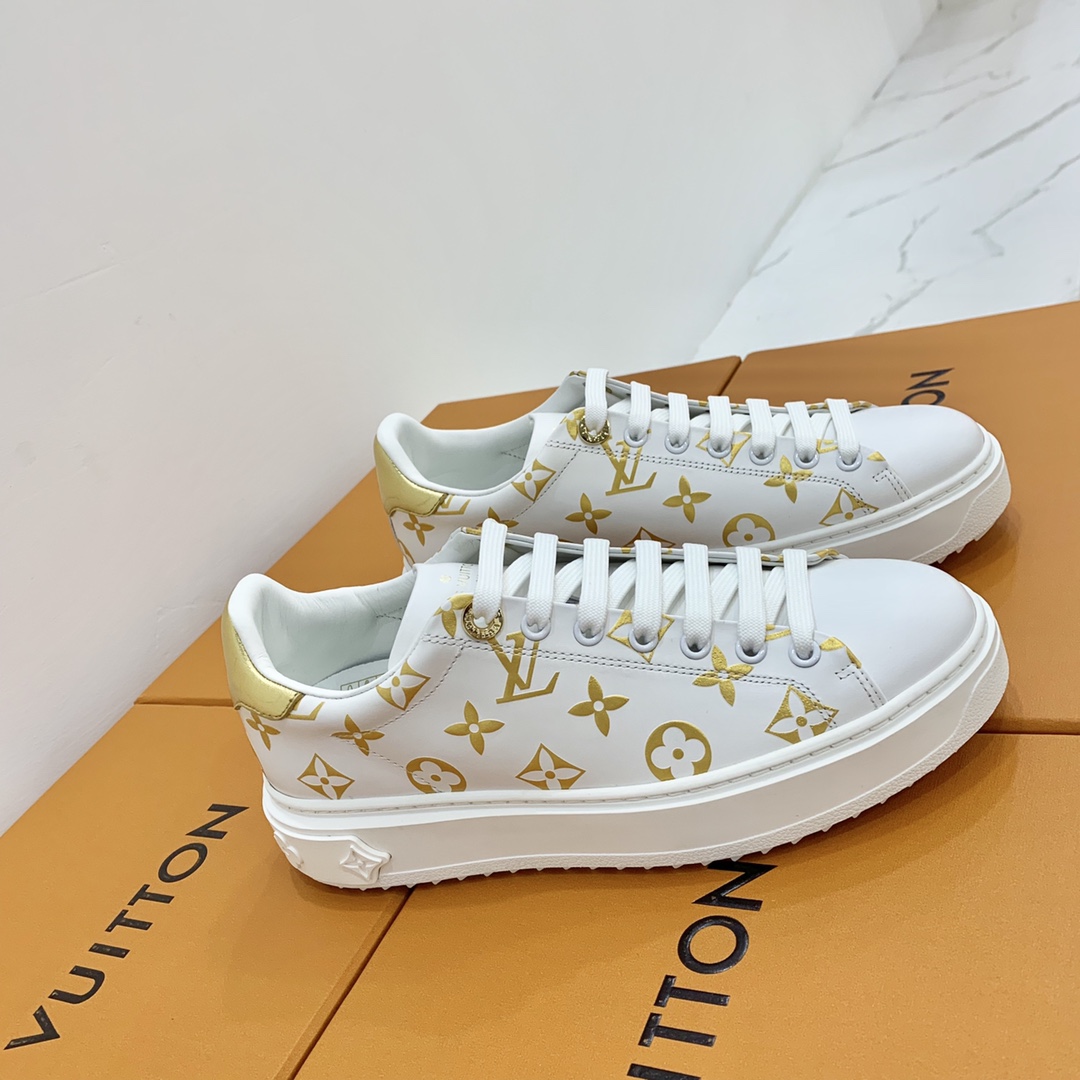 l0*is V*t0n low-top sneakers