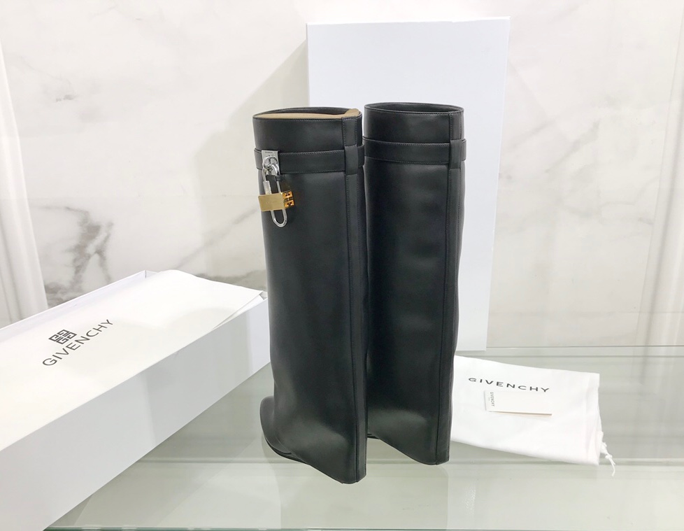 G1uenchy boots(eu35-42)