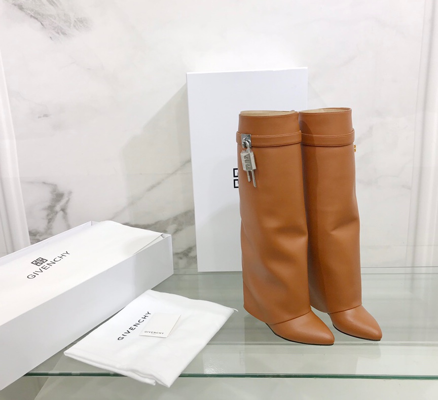 G1uenchy boots(eu35-42)
