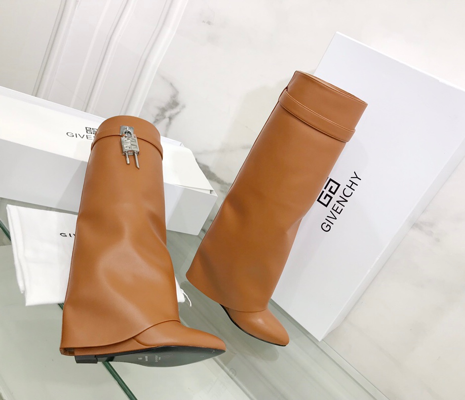 G1uenchy boots(eu35-42)