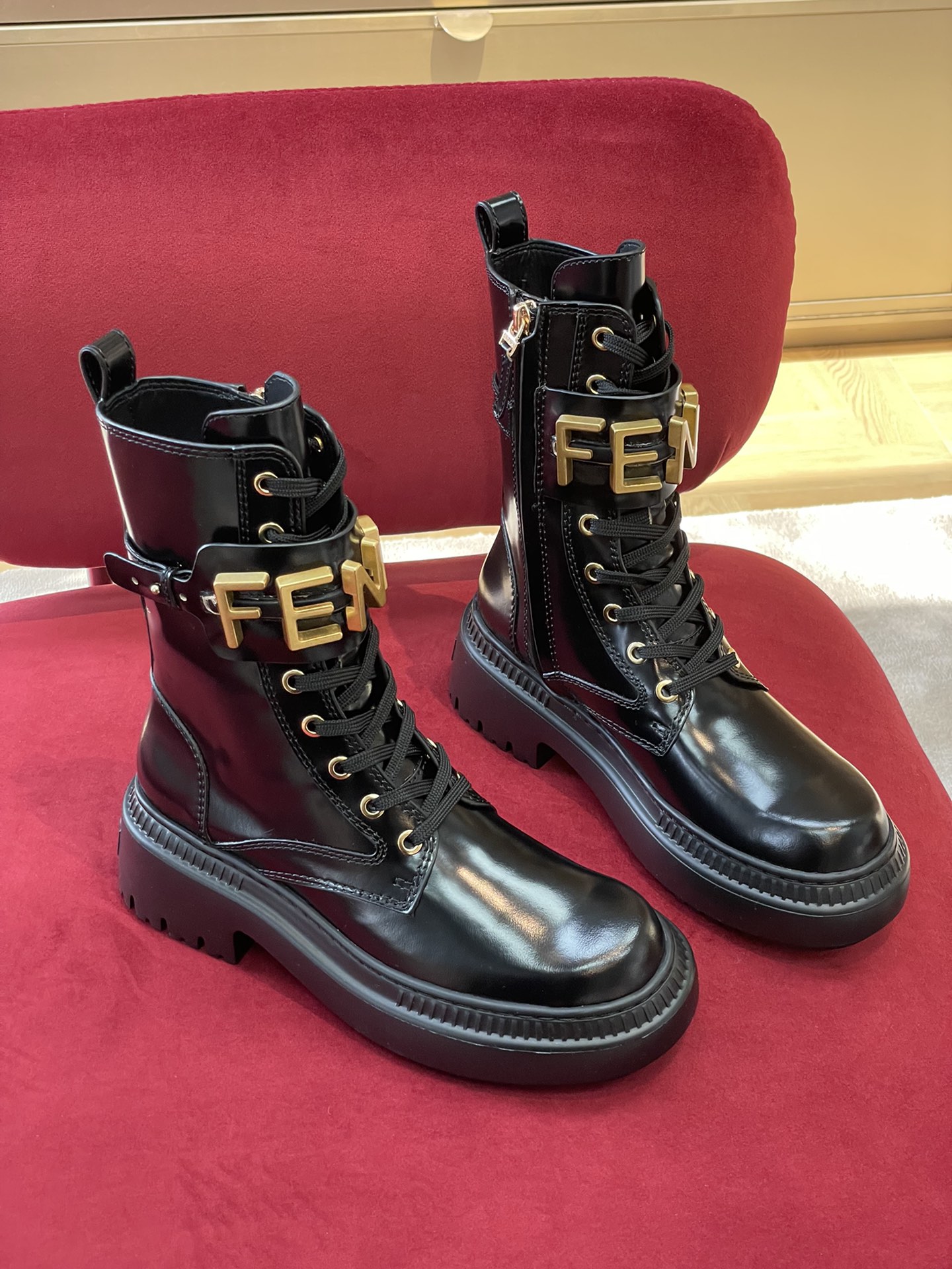 F**di boots