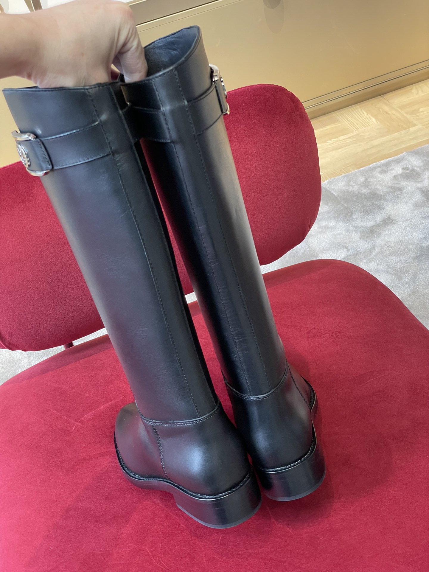 l0*is V*t0n boots