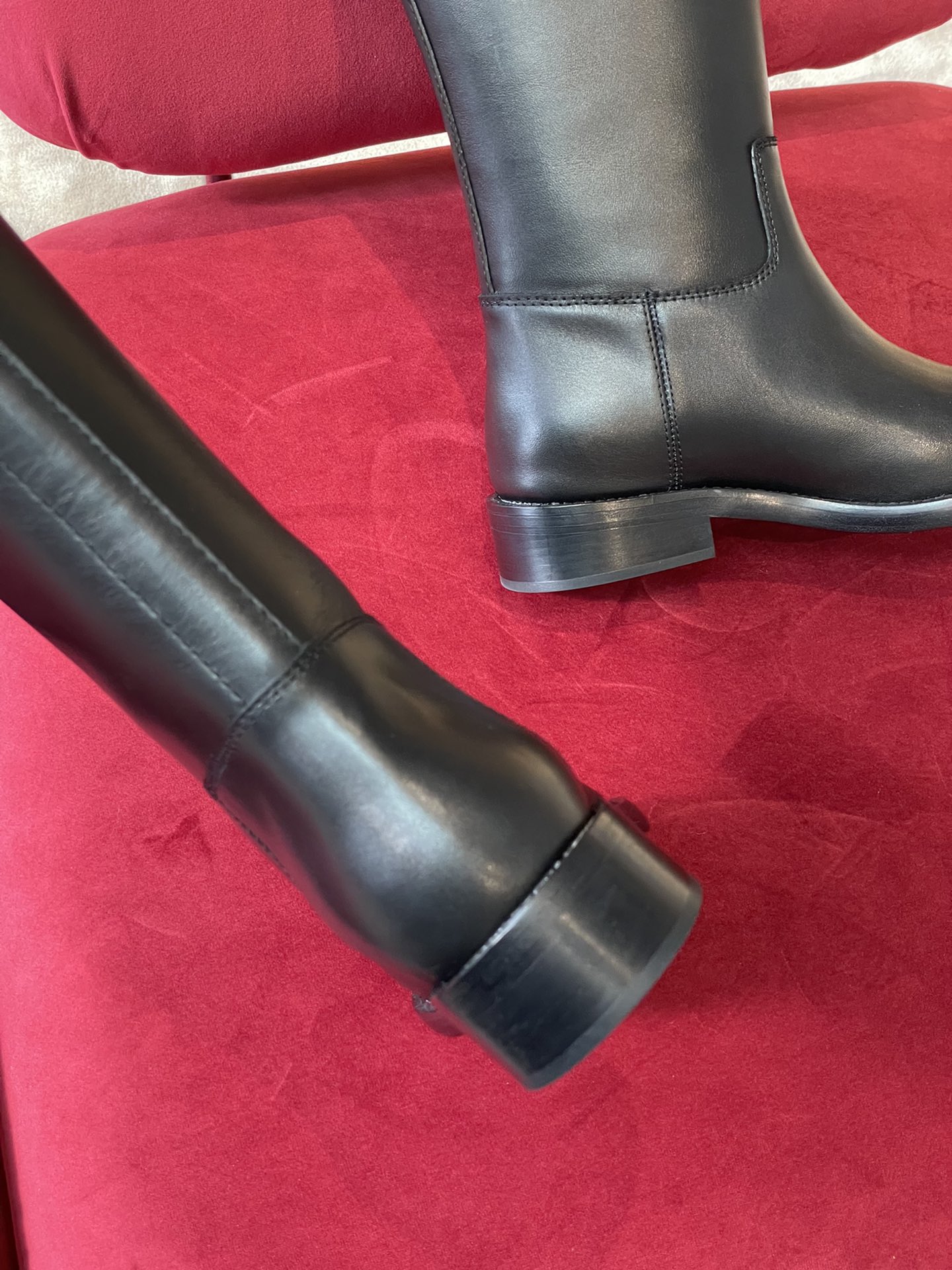 l0*is V*t0n boots