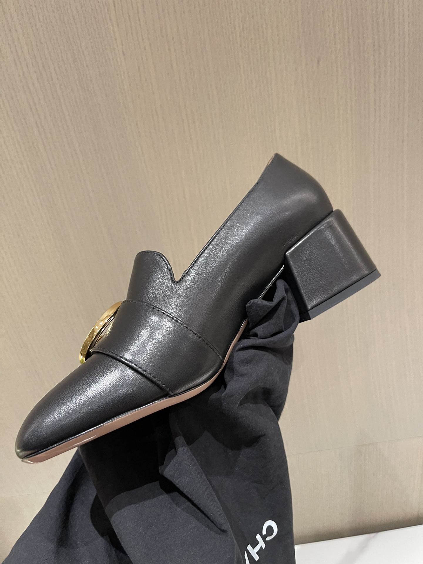 G*u*i loafers