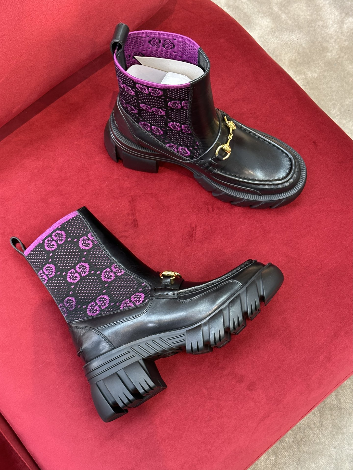 G*u*i boots