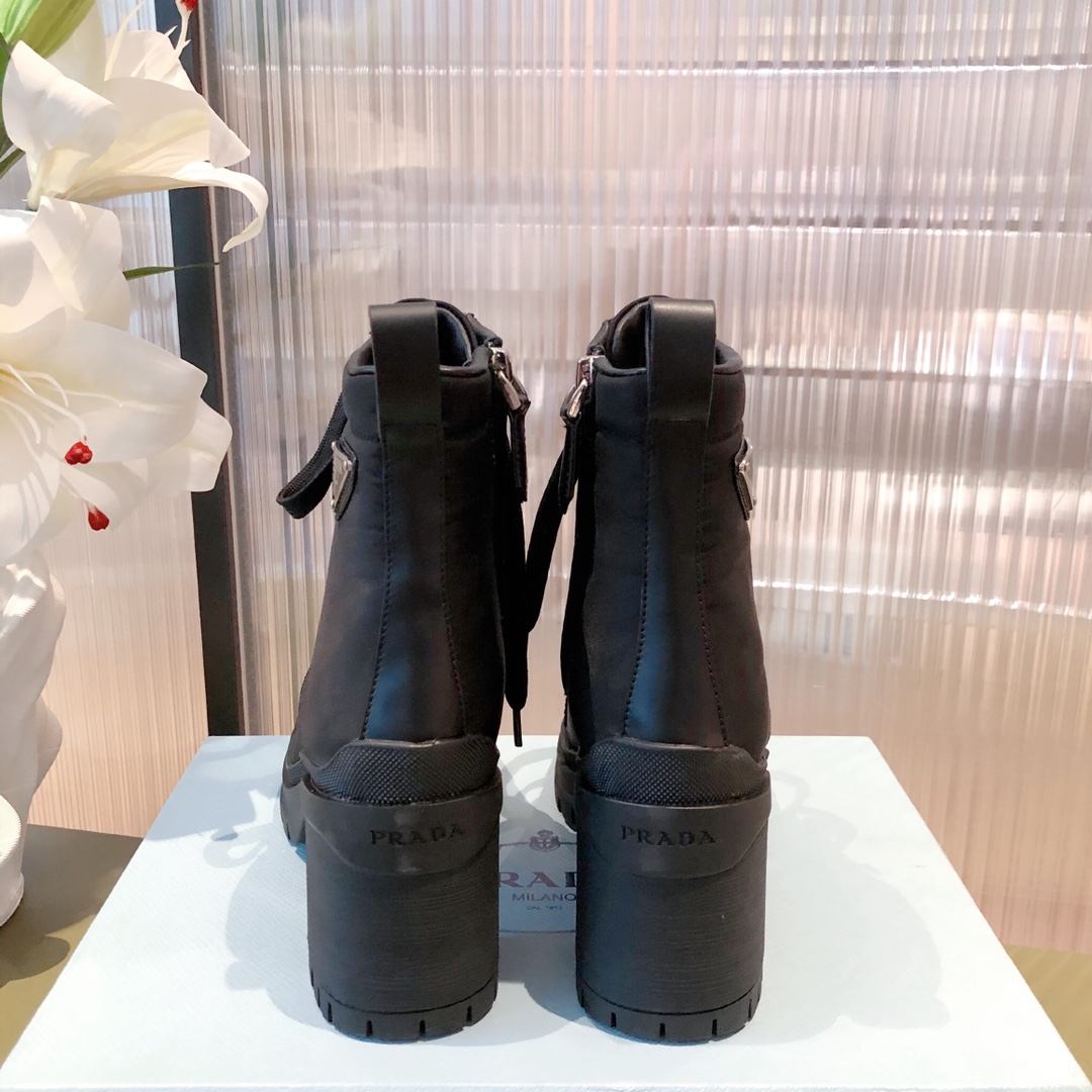 Pra*a boots 2011ss